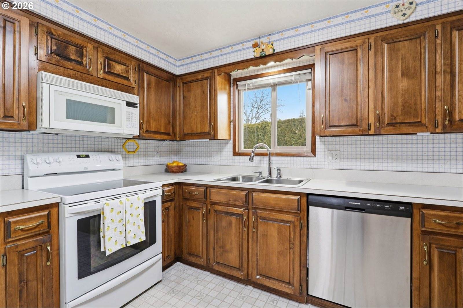 1145 NW Sunnywood Ct, McMinnville, OR 97128