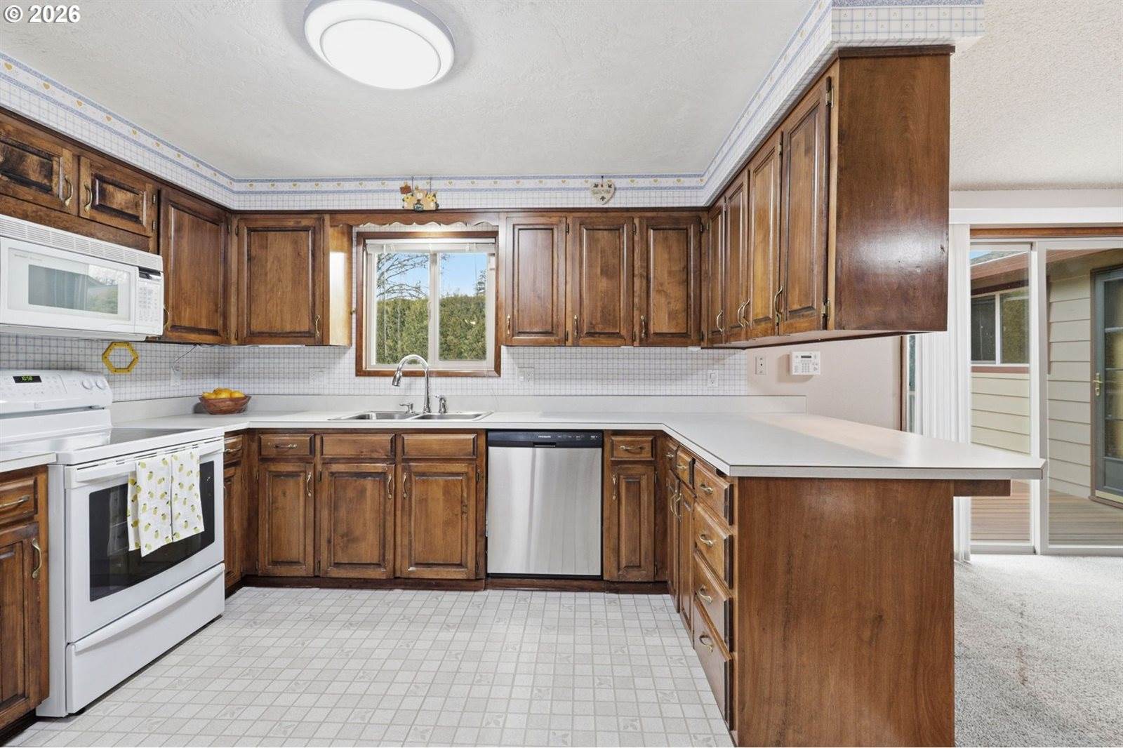 1145 NW Sunnywood Ct, McMinnville, OR 97128