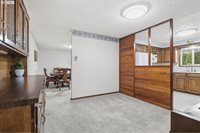 1145 NW Sunnywood Ct, McMinnville, OR 97128