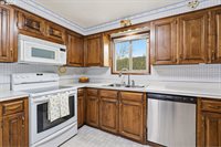 1145 NW Sunnywood Ct, McMinnville, OR 97128