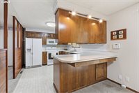 1145 NW Sunnywood Ct, McMinnville, OR 97128