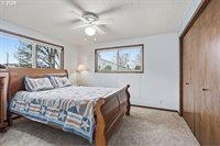 1145 NW Sunnywood Ct, McMinnville, OR 97128