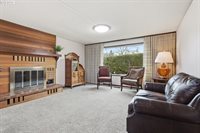 1145 NW Sunnywood Ct, McMinnville, OR 97128