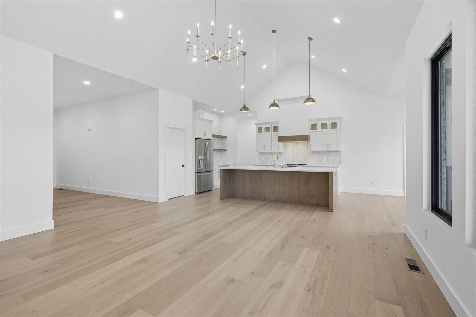 1744 East Cobblestone Drive, Ozark, MO 65721