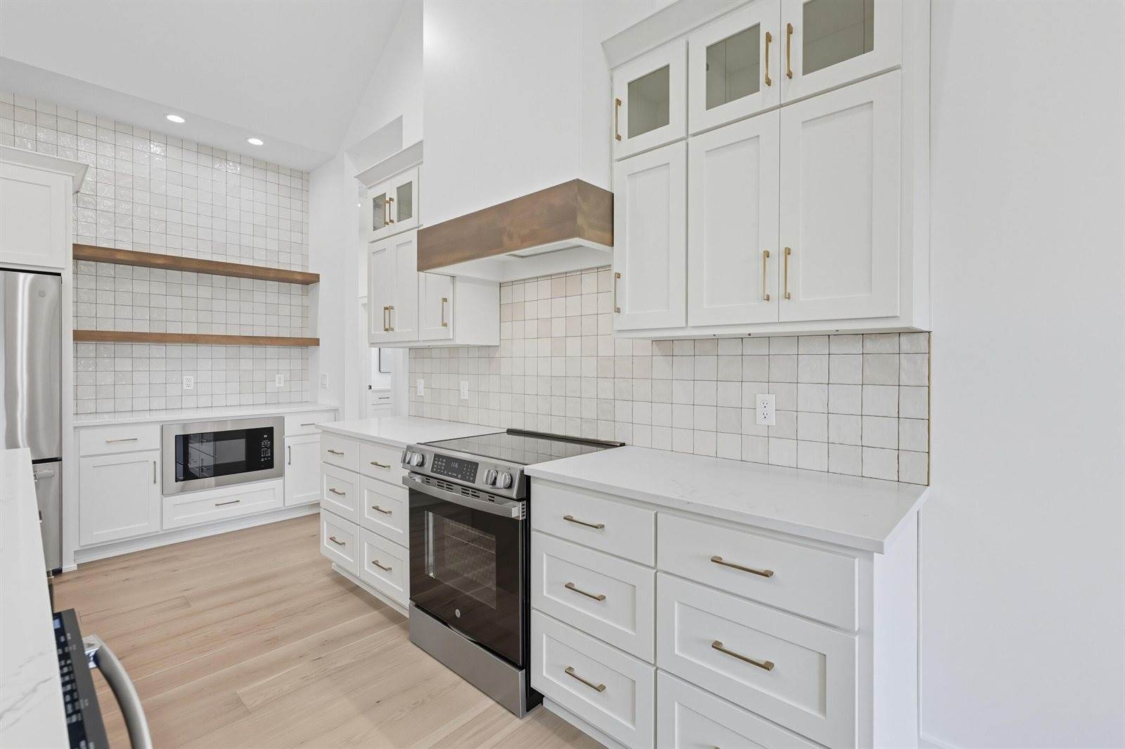 1744 East Cobblestone Drive, Ozark, MO 65721