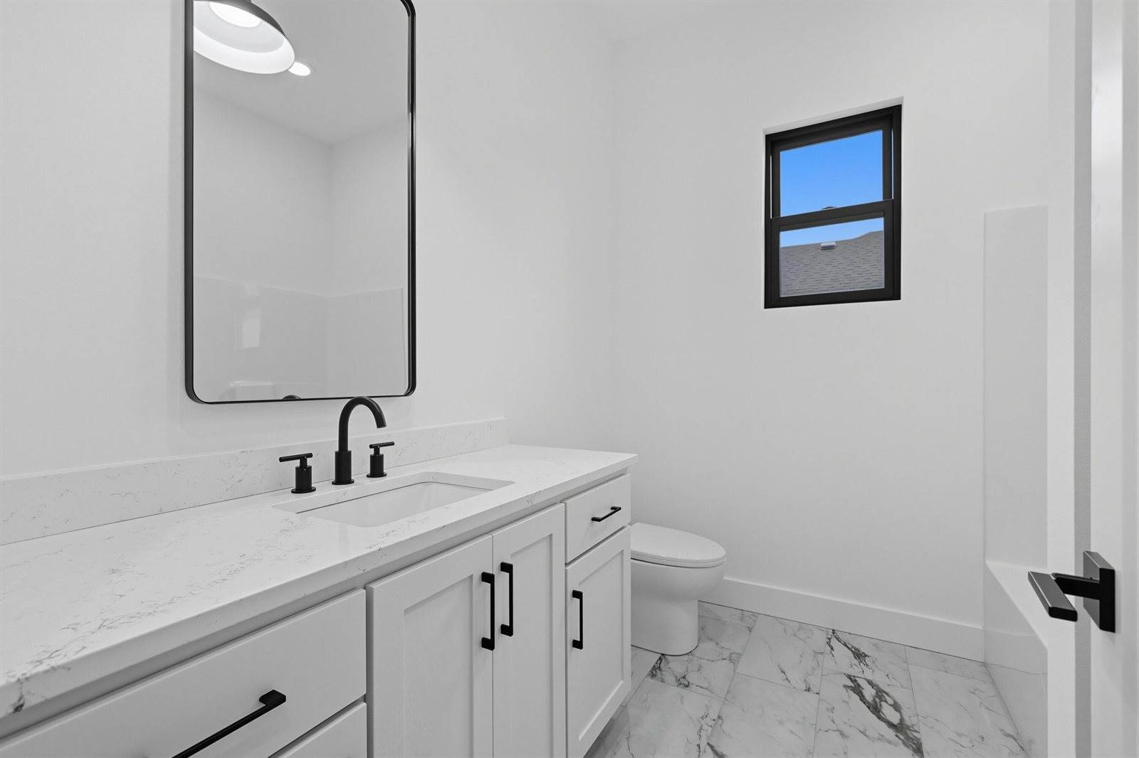 1744 East Cobblestone Drive, Ozark, MO 65721