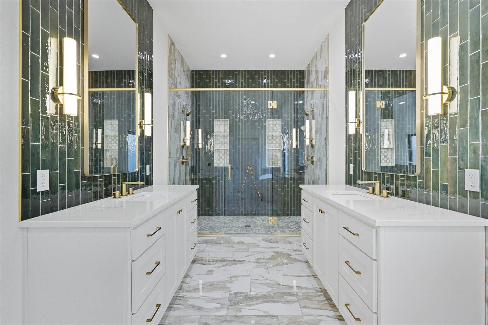 1744 East Cobblestone Drive, Ozark, MO 65721