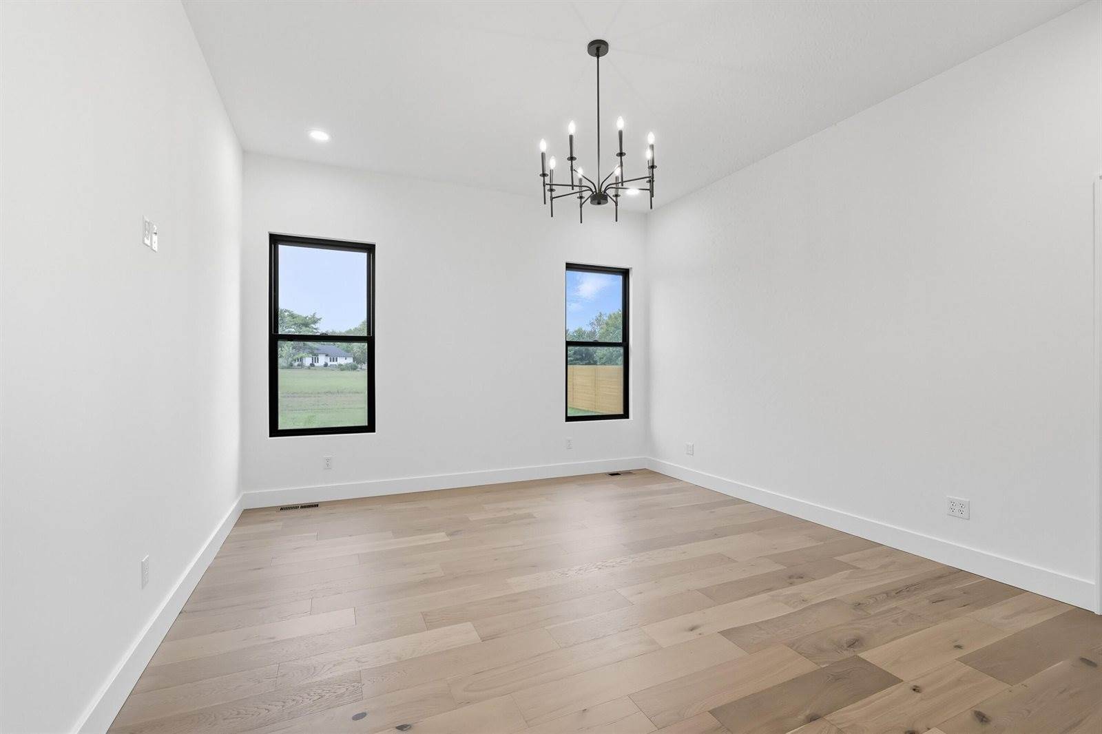 1744 East Cobblestone Drive, Ozark, MO 65721