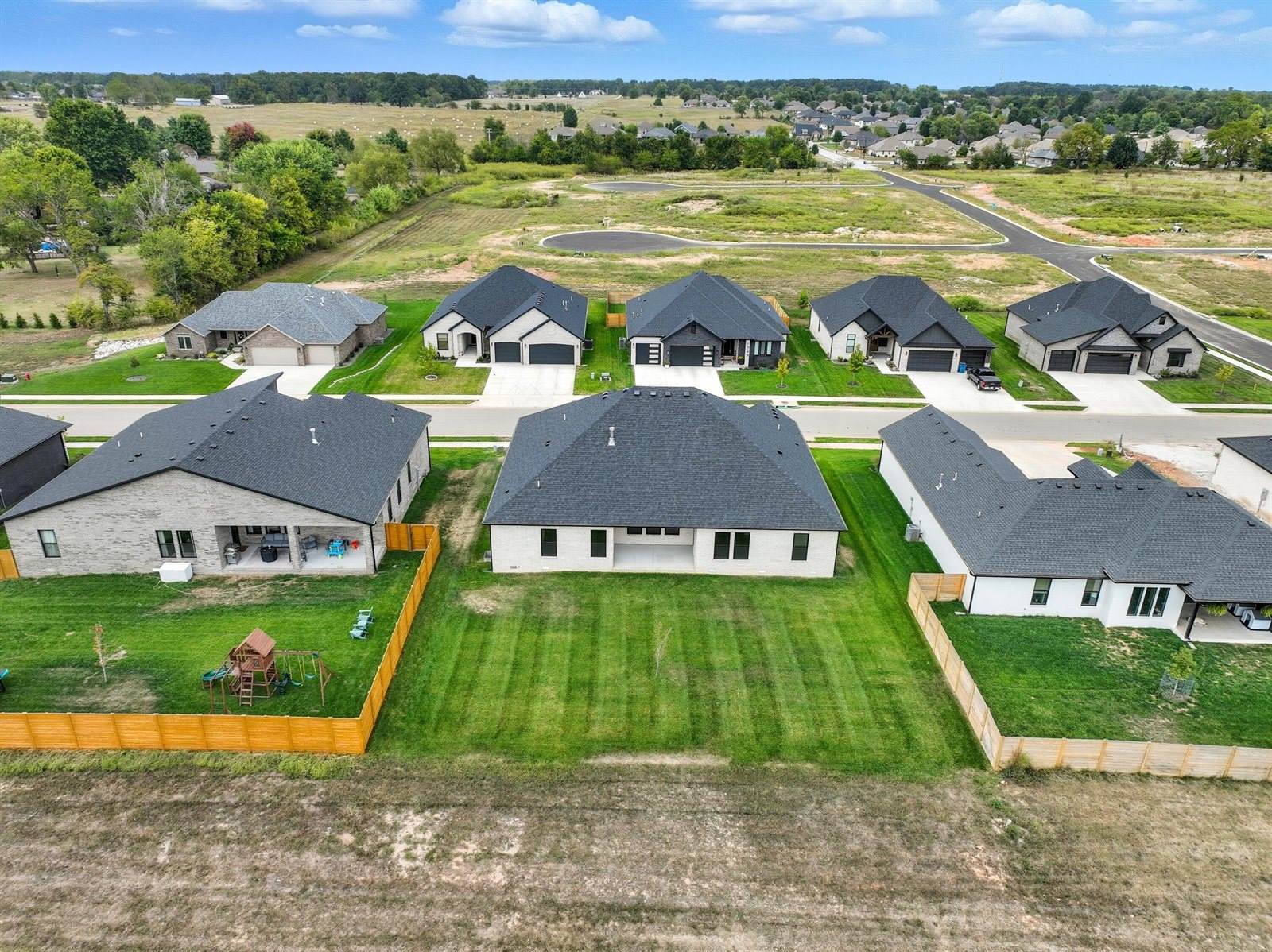 1744 East Cobblestone Drive, Ozark, MO 65721