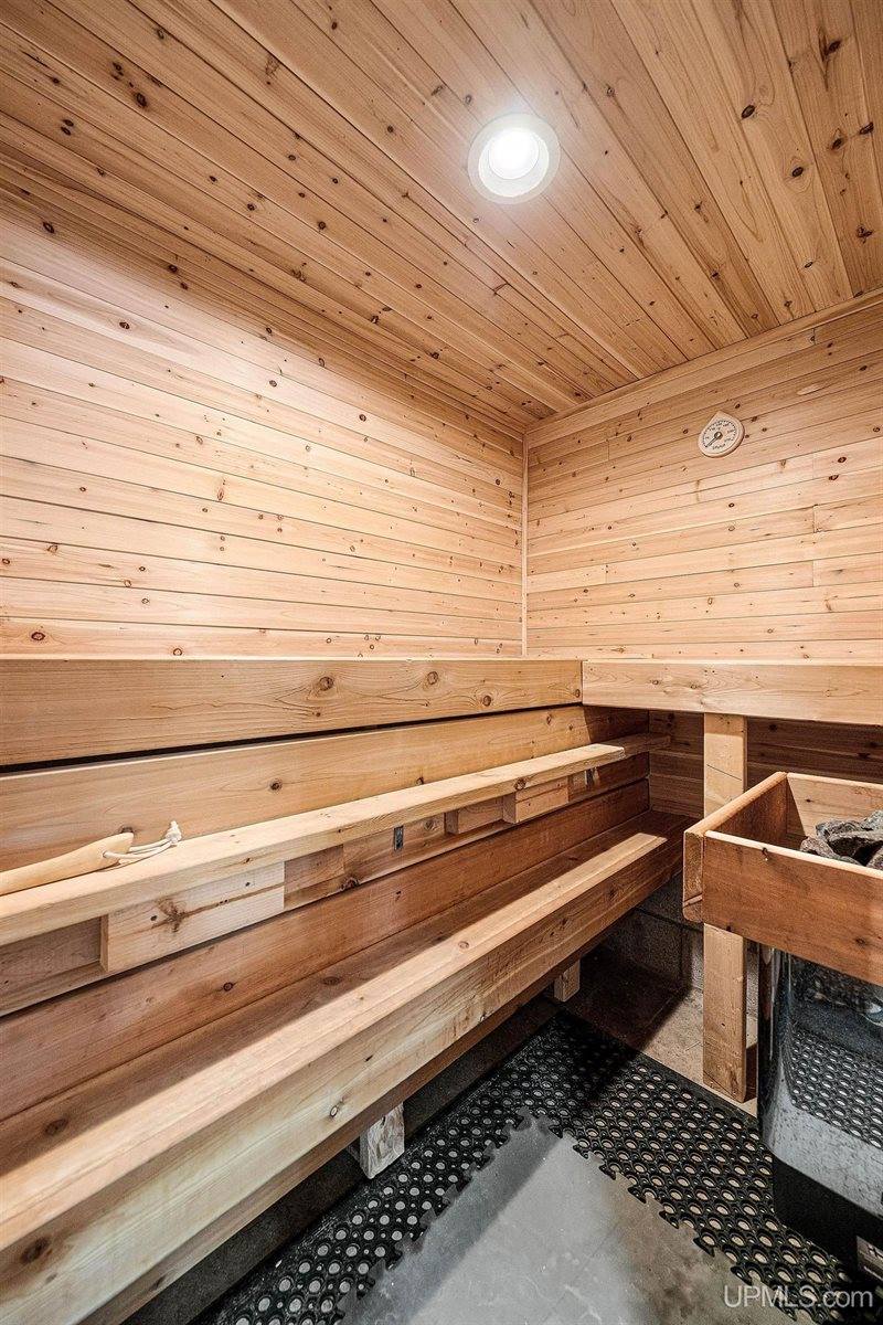 141 Vine Street, Ishpeming, MI 49849