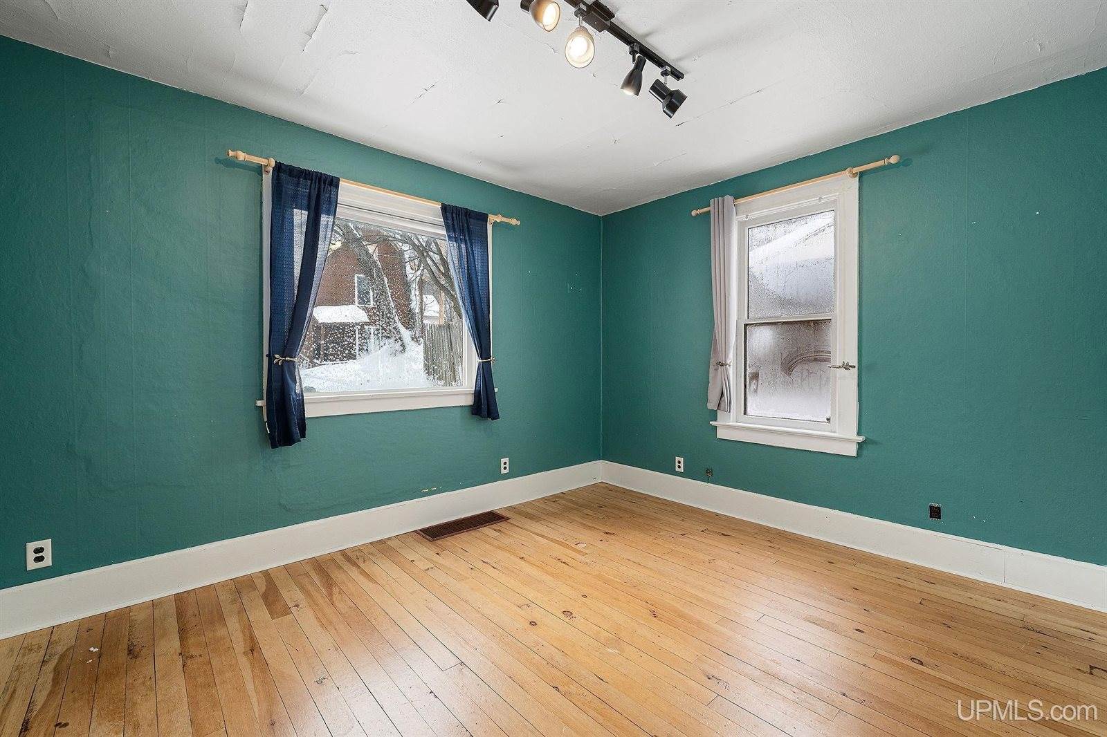 141 Vine Street, Ishpeming, MI 49849