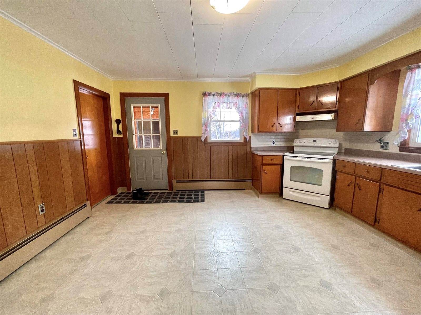 45 Vermont Street, Millinocket, ME 04462