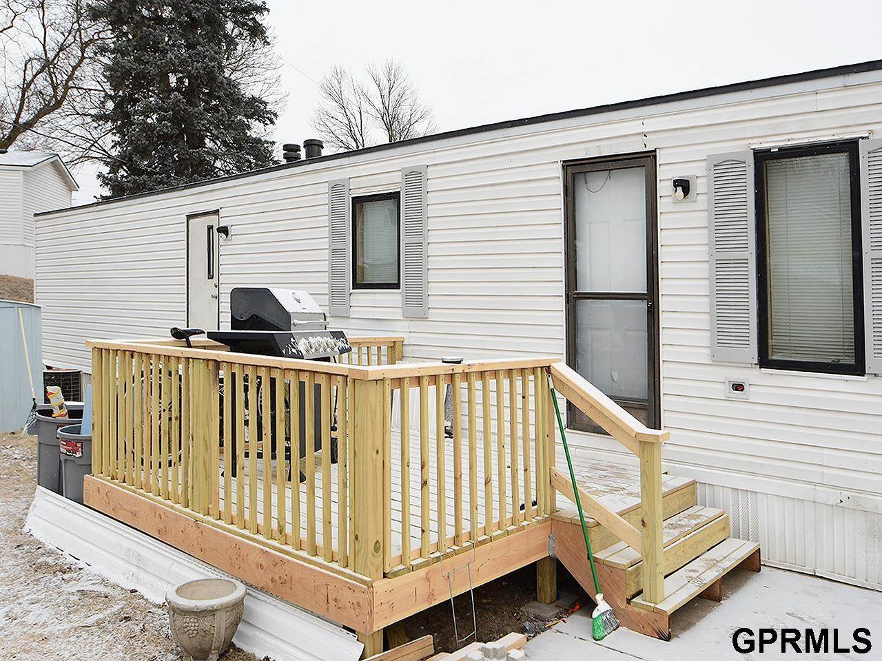 3701 Mckinley Street, Omaha, NE 68112