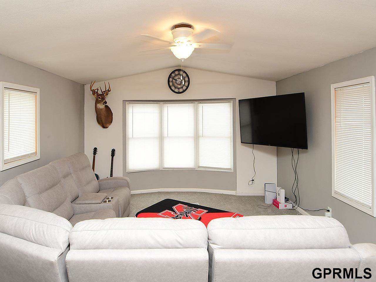 3701 Mckinley Street, Omaha, NE 68112