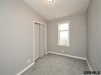 3701 Mckinley Street, Omaha, NE 68112