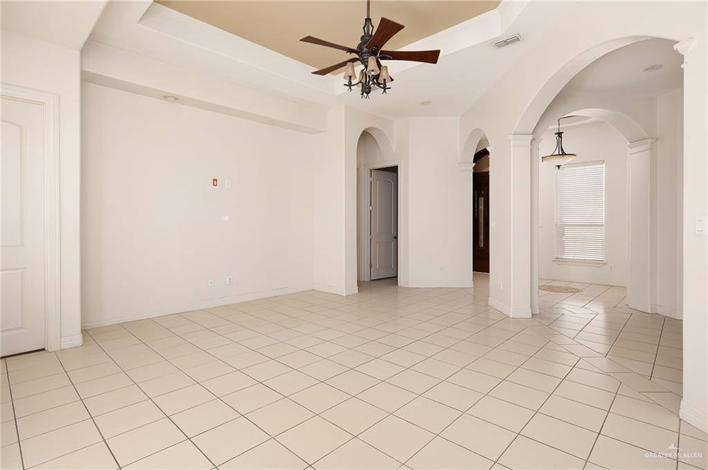 402 Hackberry Avenue, Mission, TX 78572