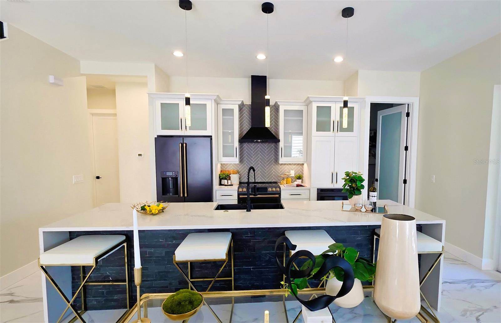 1156 Cocoanut Avenue, Sarasota, FL 34236