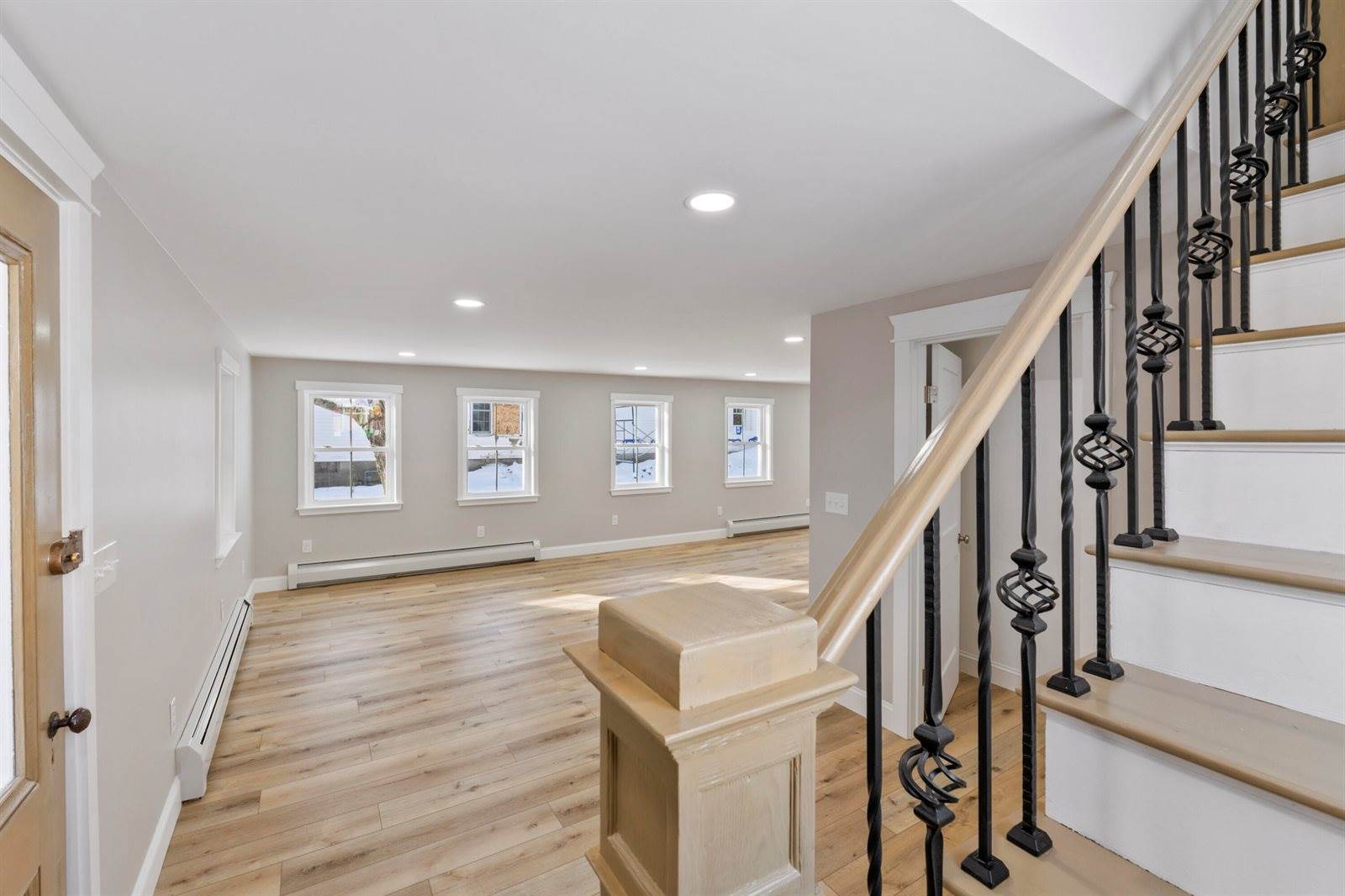 20 Mount Vernon Street, Gardiner, ME 04345