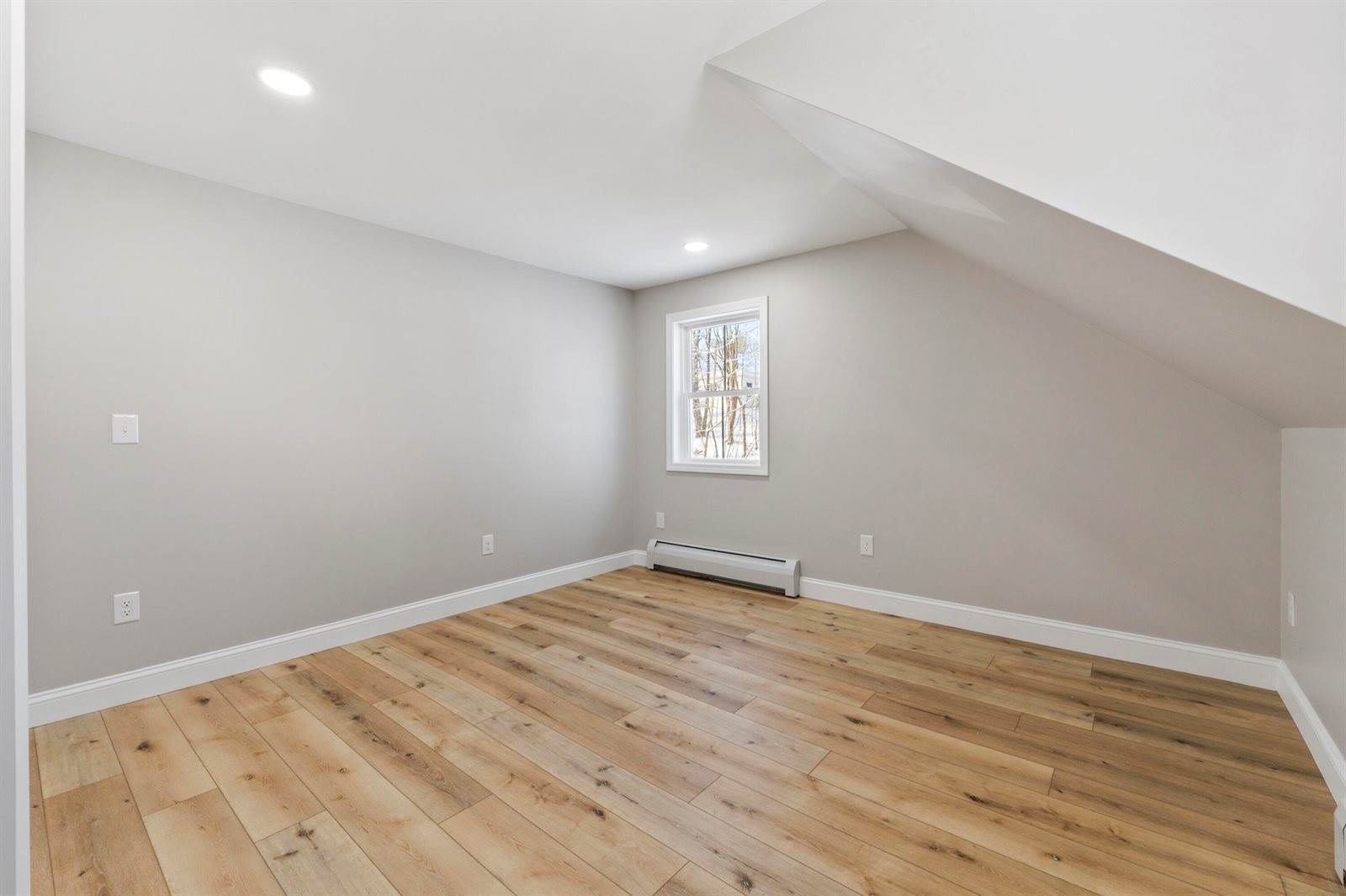 20 Mount Vernon Street, Gardiner, ME 04345
