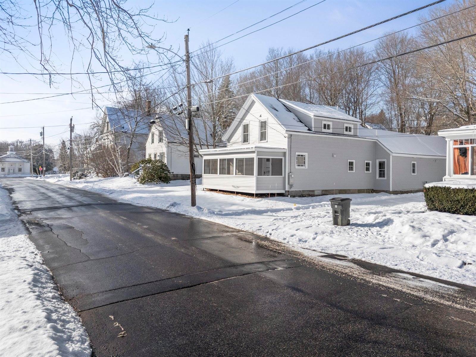 20 Mount Vernon Street, Gardiner, ME 04345