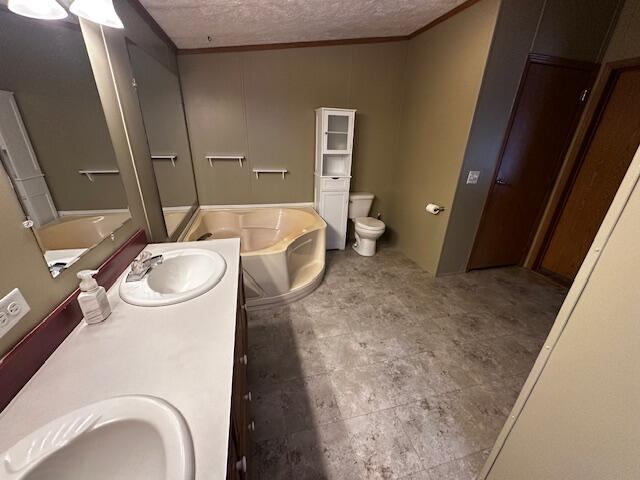5 Whitten Road, Canaan, ME 04924