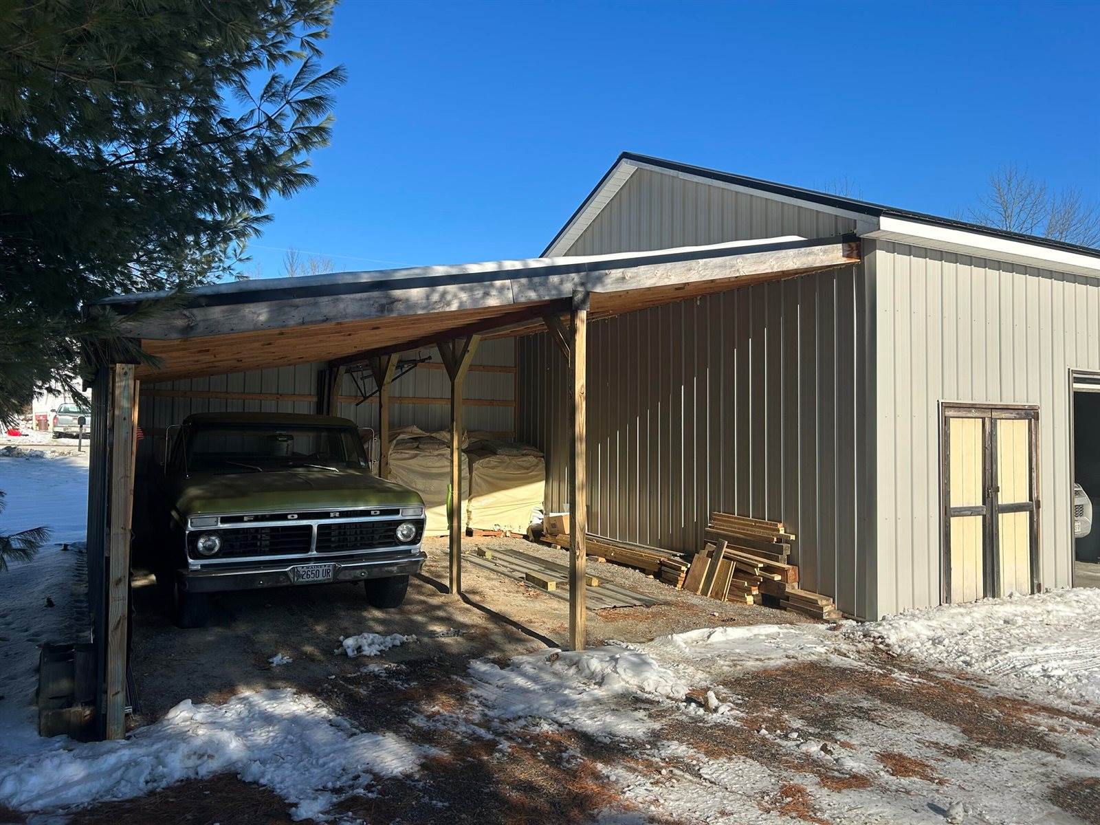 5 Whitten Road, Canaan, ME 04924