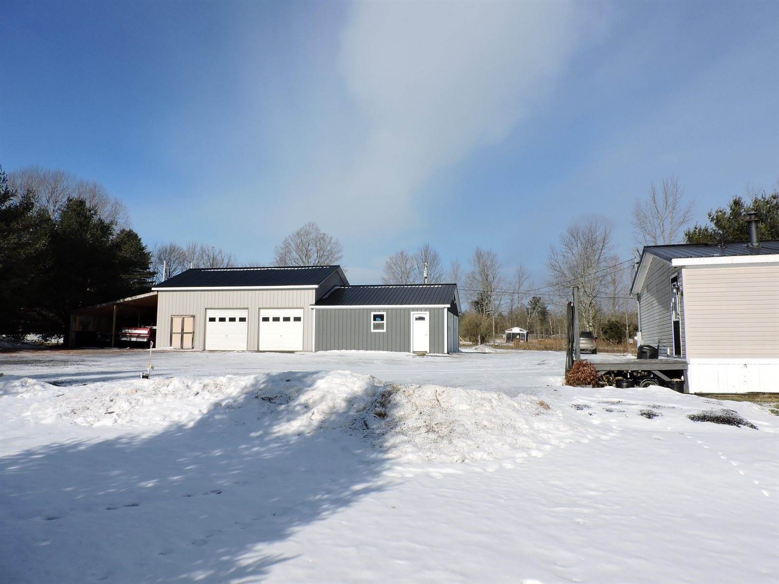 5 Whitten Road, Canaan, ME 04924