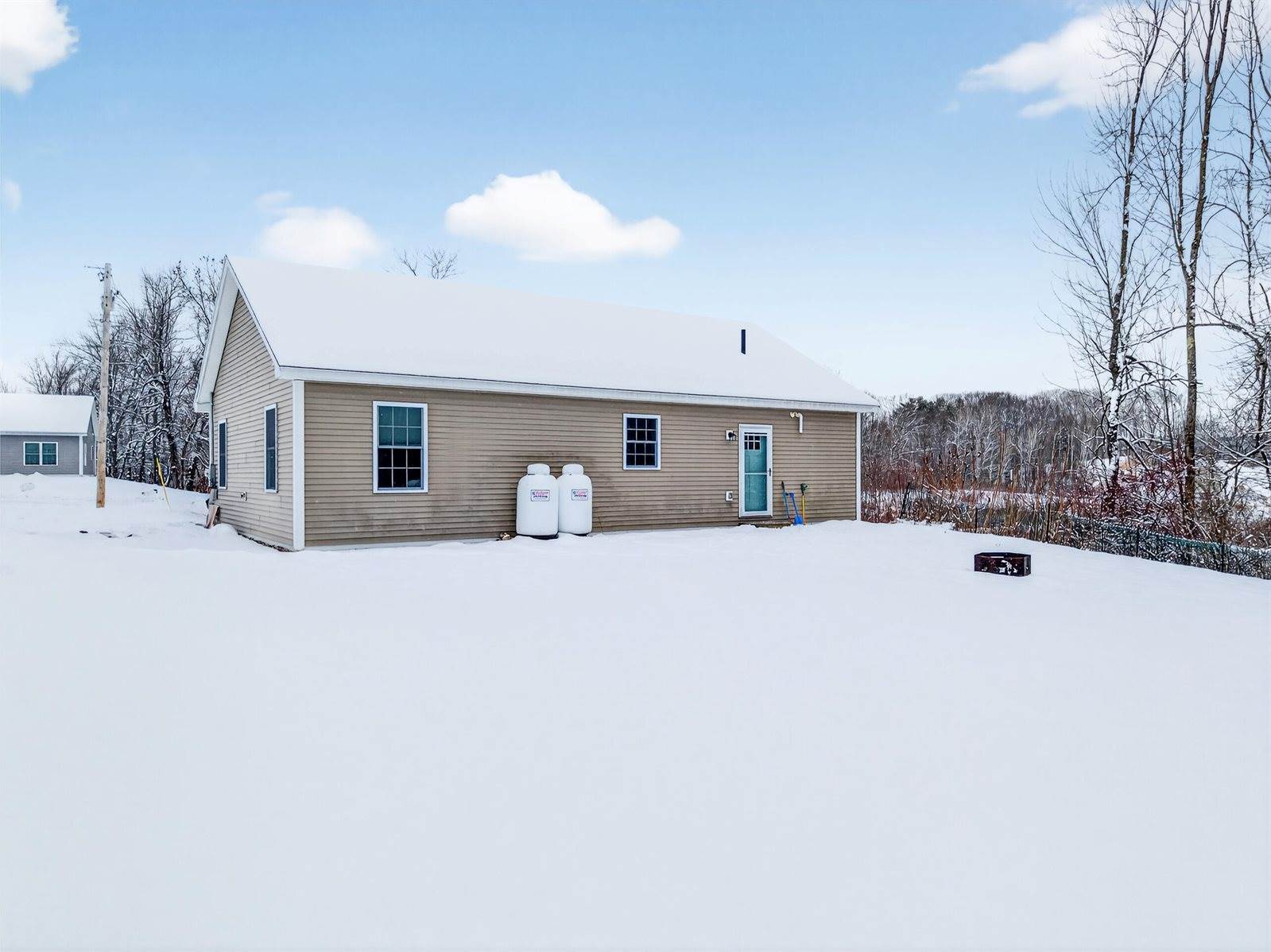 11 Cruz Drive, Sabattus, ME 04280