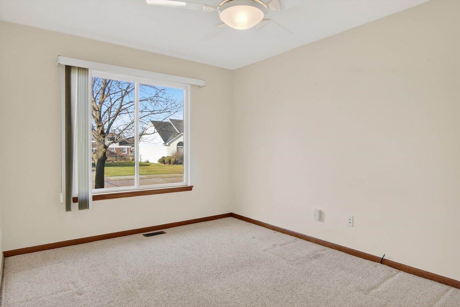 36394 Cecilia Drive, Sterling Heights, MI 48312