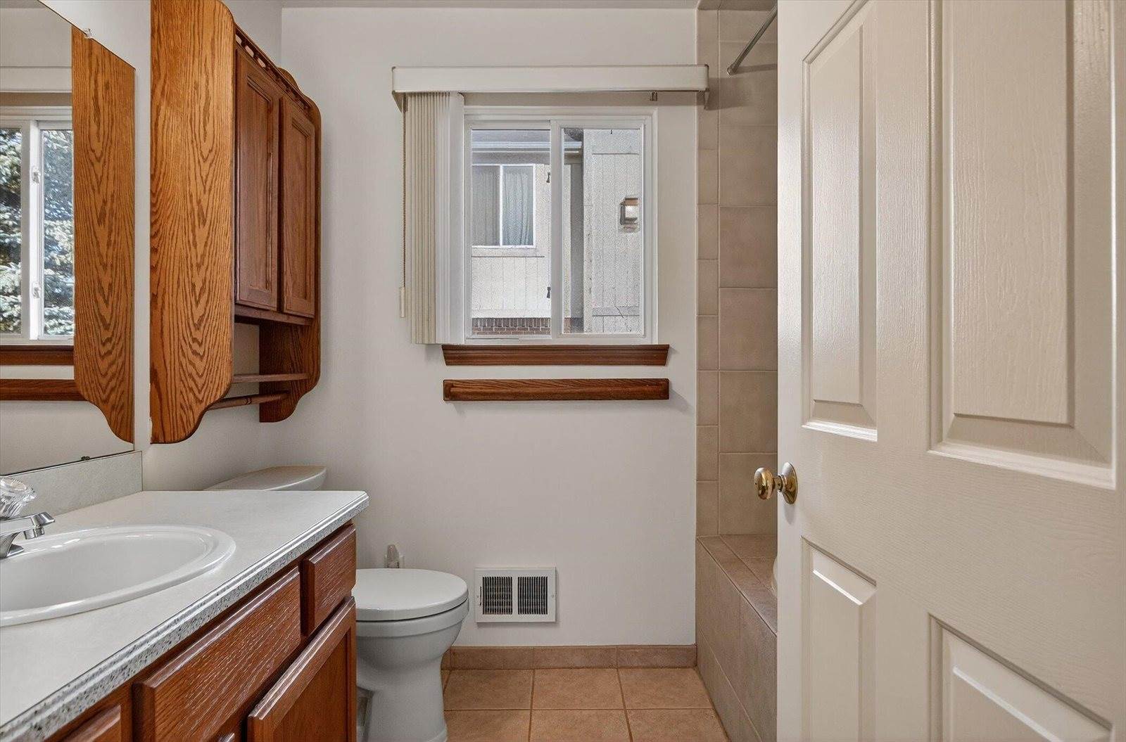 36394 Cecilia Drive, Sterling Heights, MI 48312