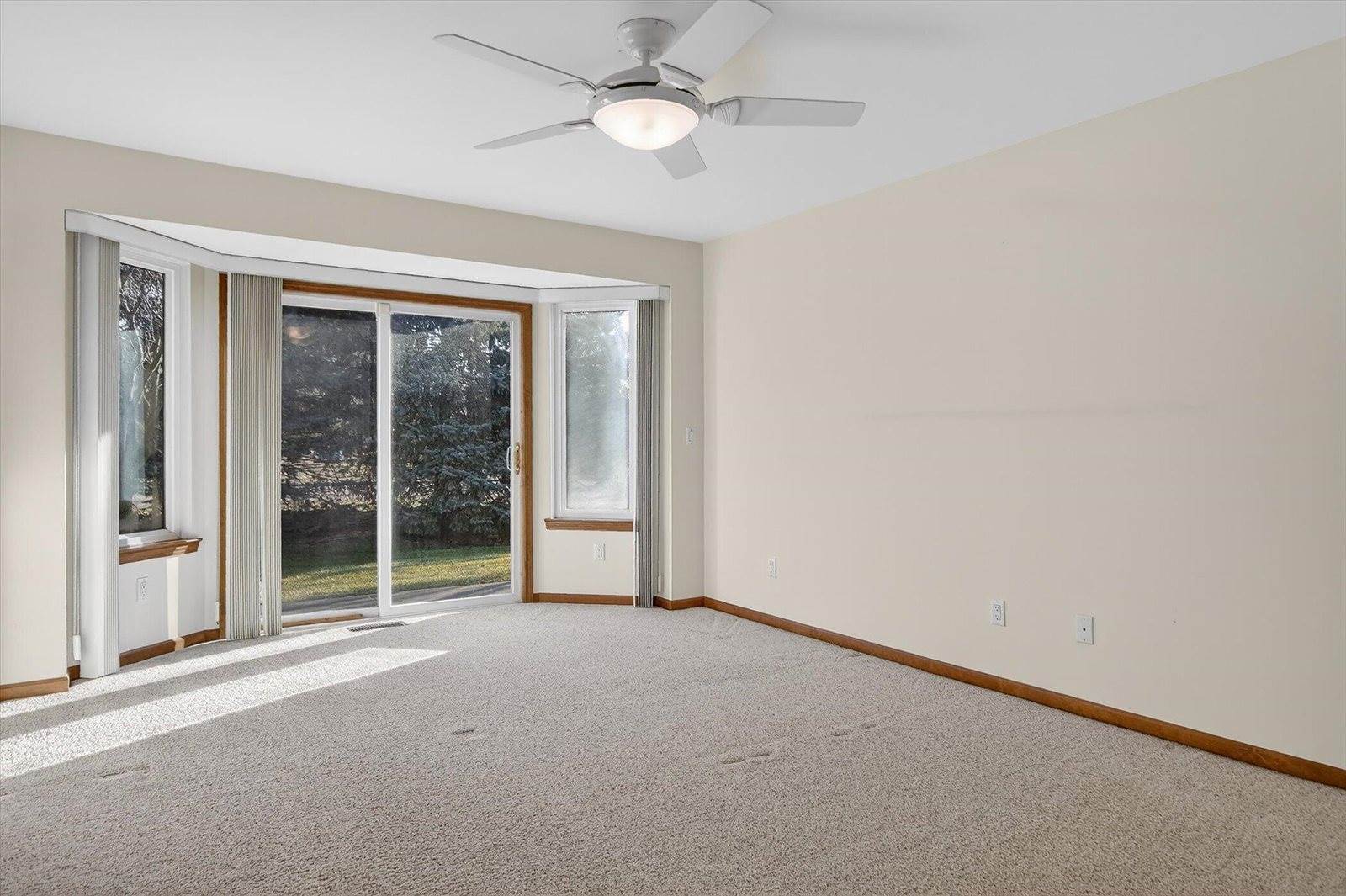 36394 Cecilia Drive, Sterling Heights, MI 48312