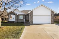 36394 Cecilia Drive, Sterling Heights, MI 48312