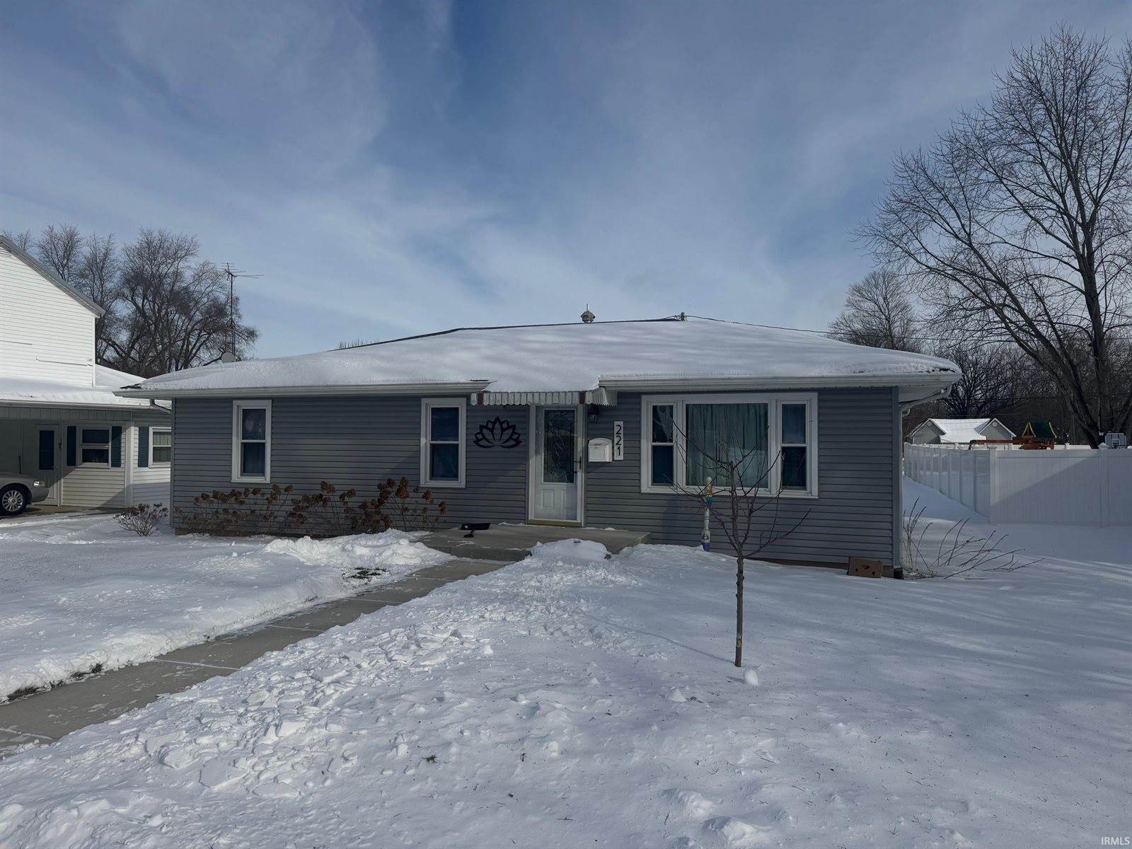 221 N Main Street, Albany, IN 47320