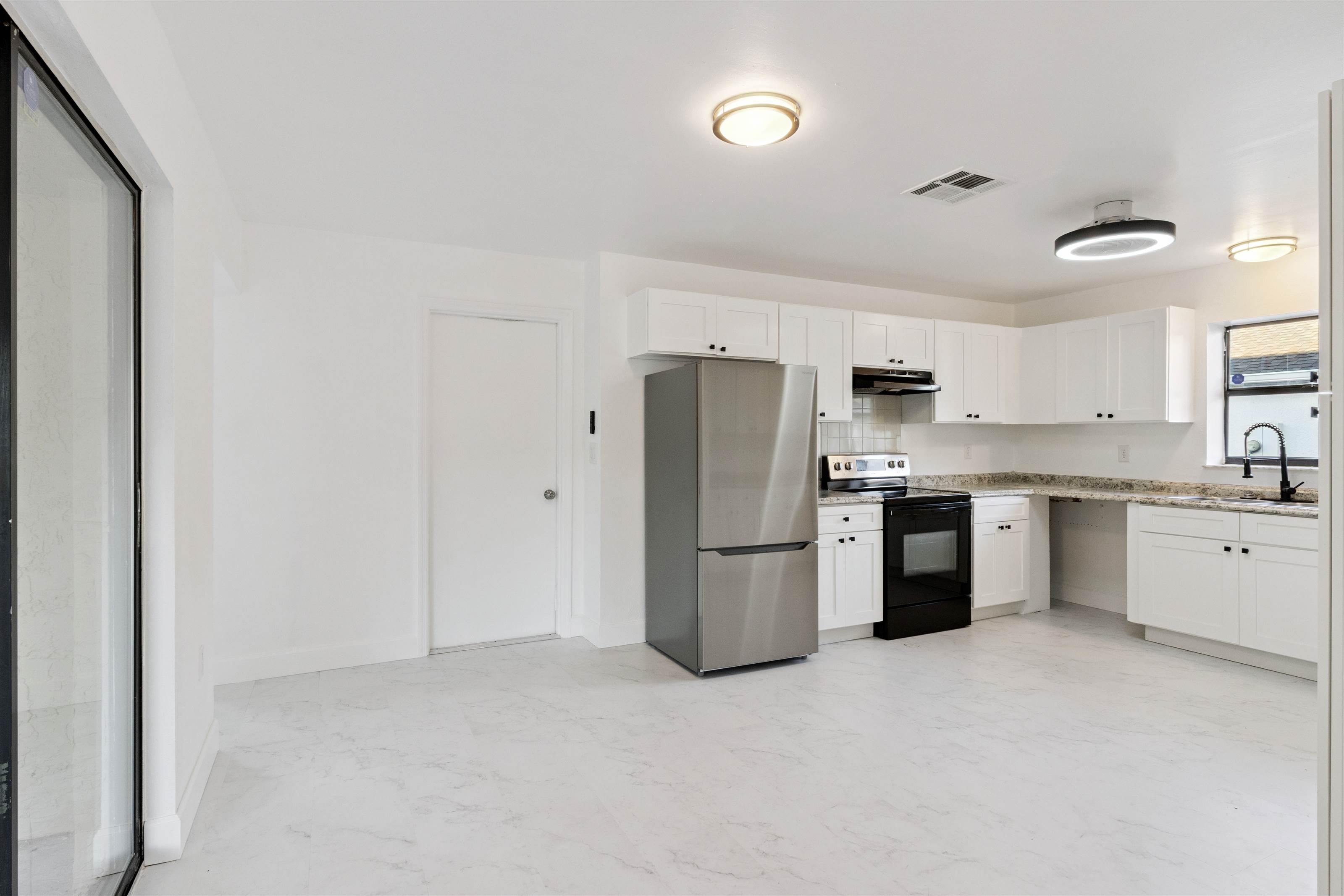 527 Glade Ct, Kissimmee, FL 34758