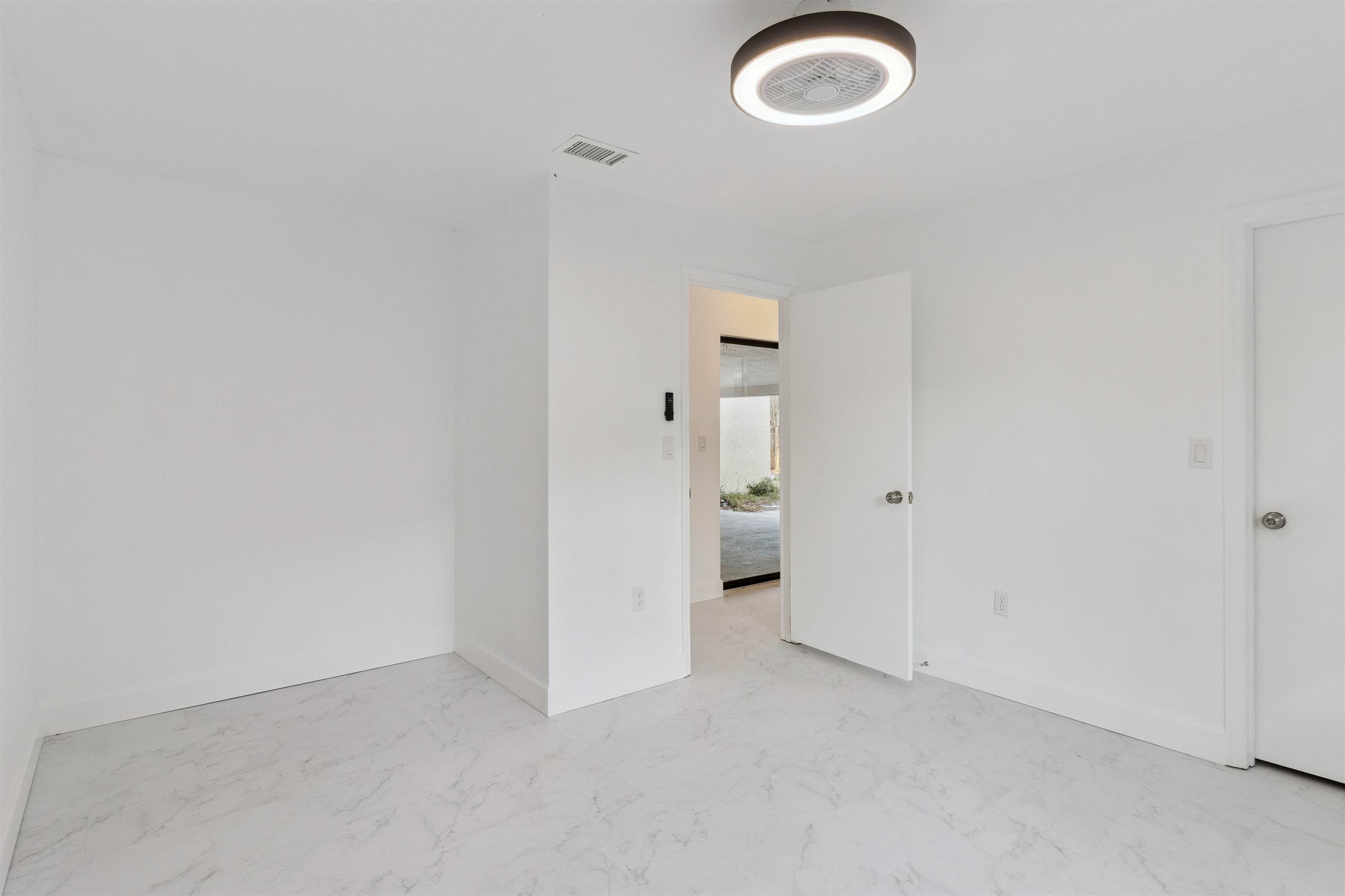 527 Glade Ct, Kissimmee, FL 34758