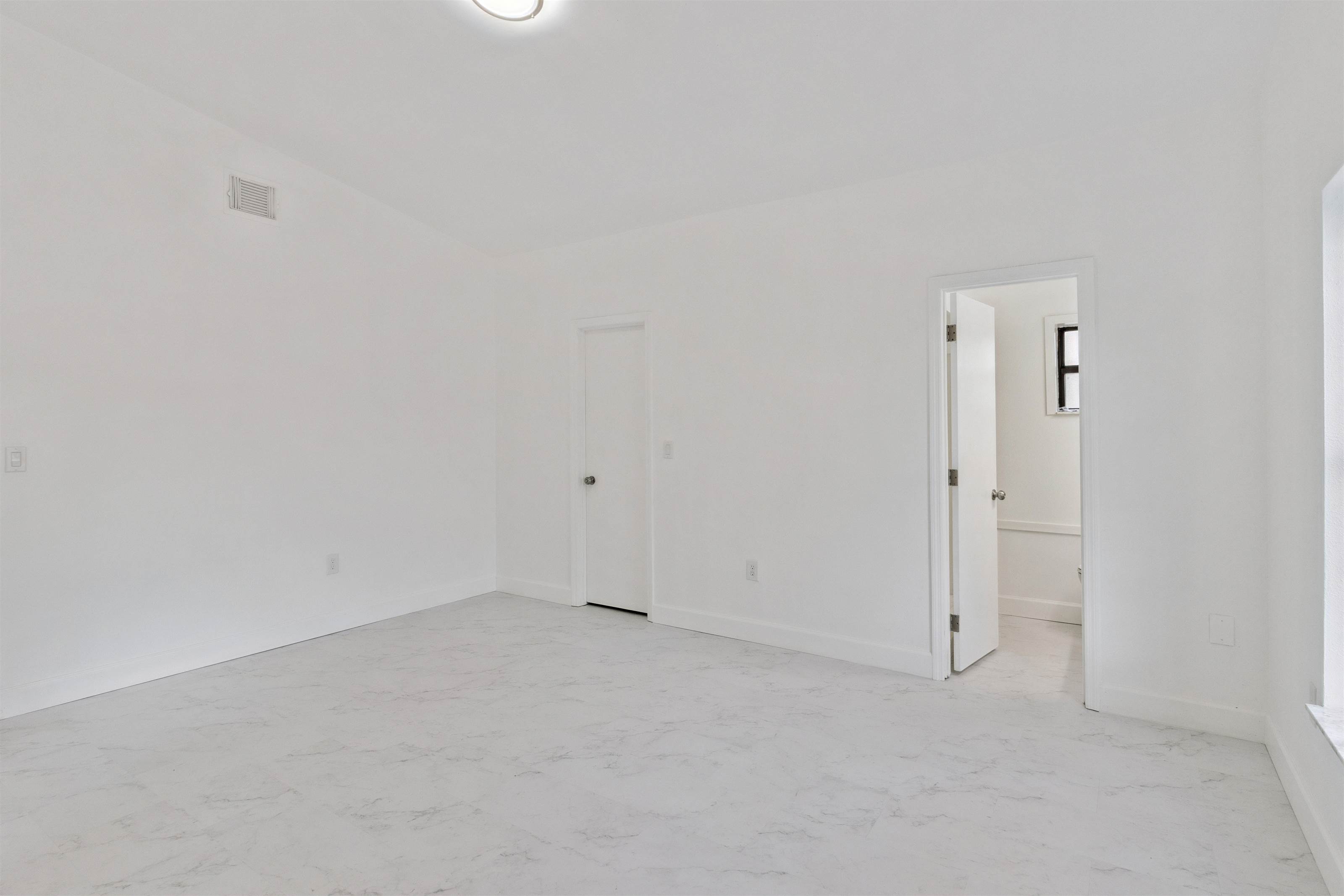 527 Glade Ct, Kissimmee, FL 34758