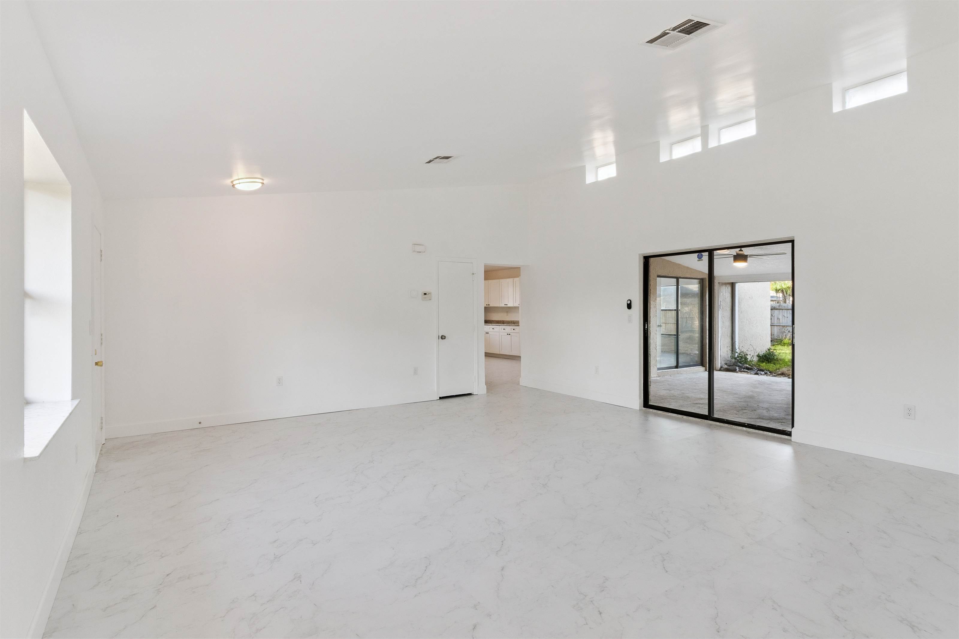 527 Glade Ct, Kissimmee, FL 34758