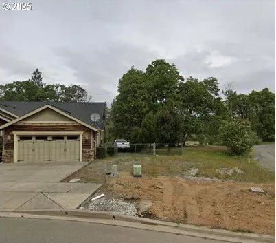 1490 Golf Club Dr, Cave Junction, OR 97523