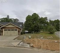 1490 Golf Club Dr, Cave Junction, OR 97523