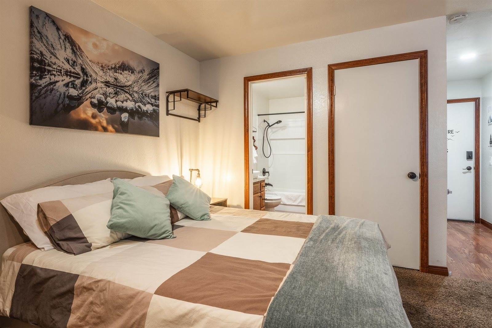 2289 Sierra Nevada Road #G-3, Mammoth Lakes, CA 93546