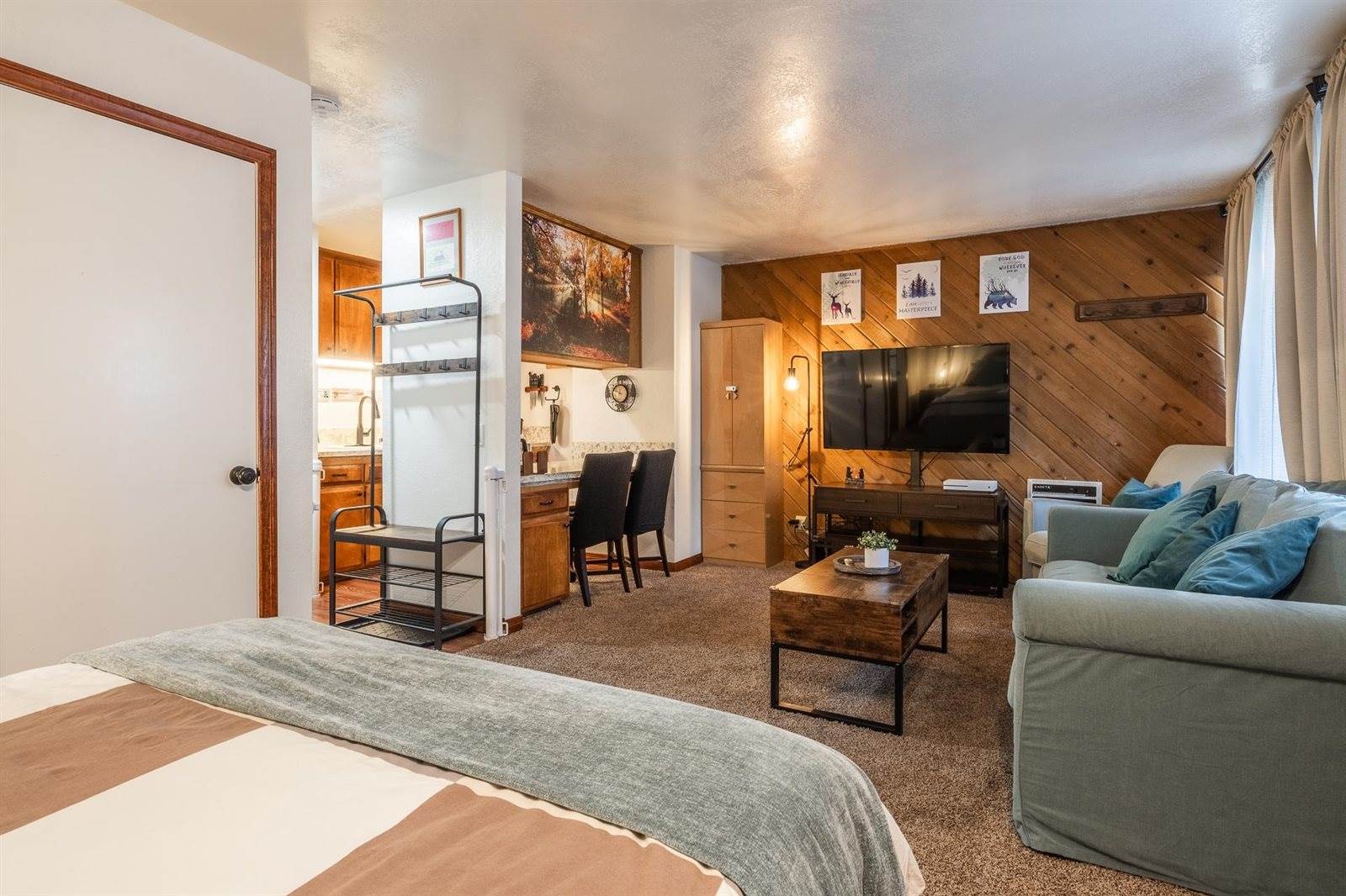 2289 Sierra Nevada Road #G-3, Mammoth Lakes, CA 93546