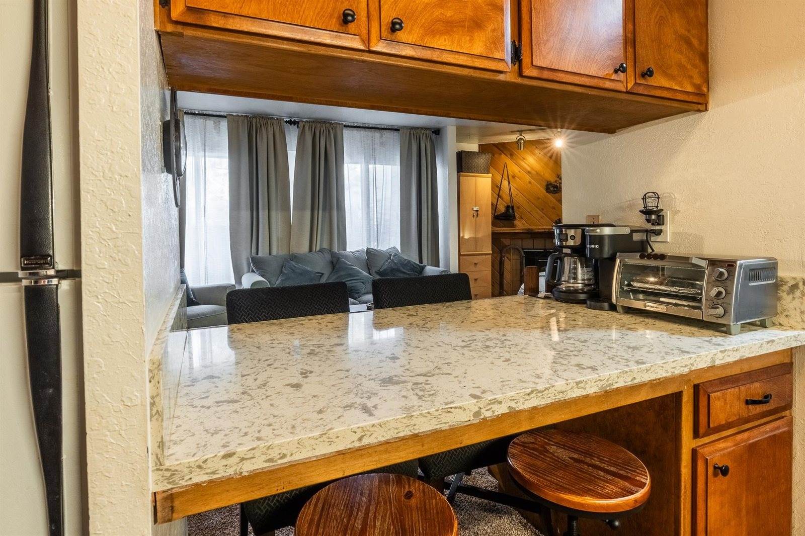 2289 Sierra Nevada Road #G-3, Mammoth Lakes, CA 93546