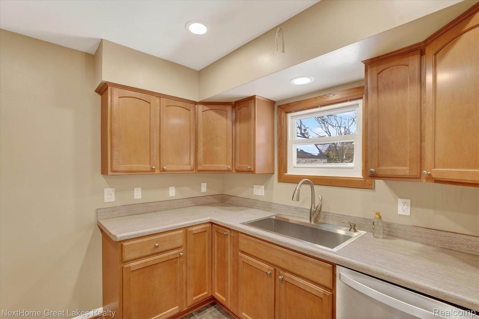 819 Southwood Drive, FentonCity_Genesee, MI 48430