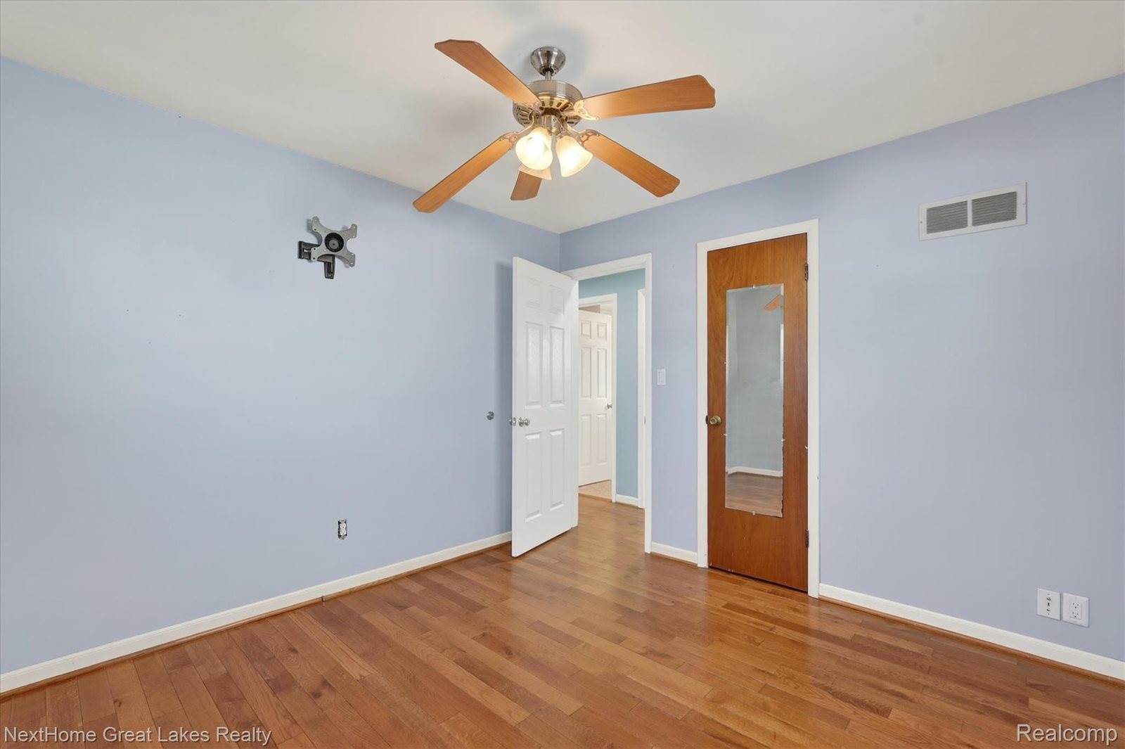 819 Southwood Drive, FentonCity_Genesee, MI 48430