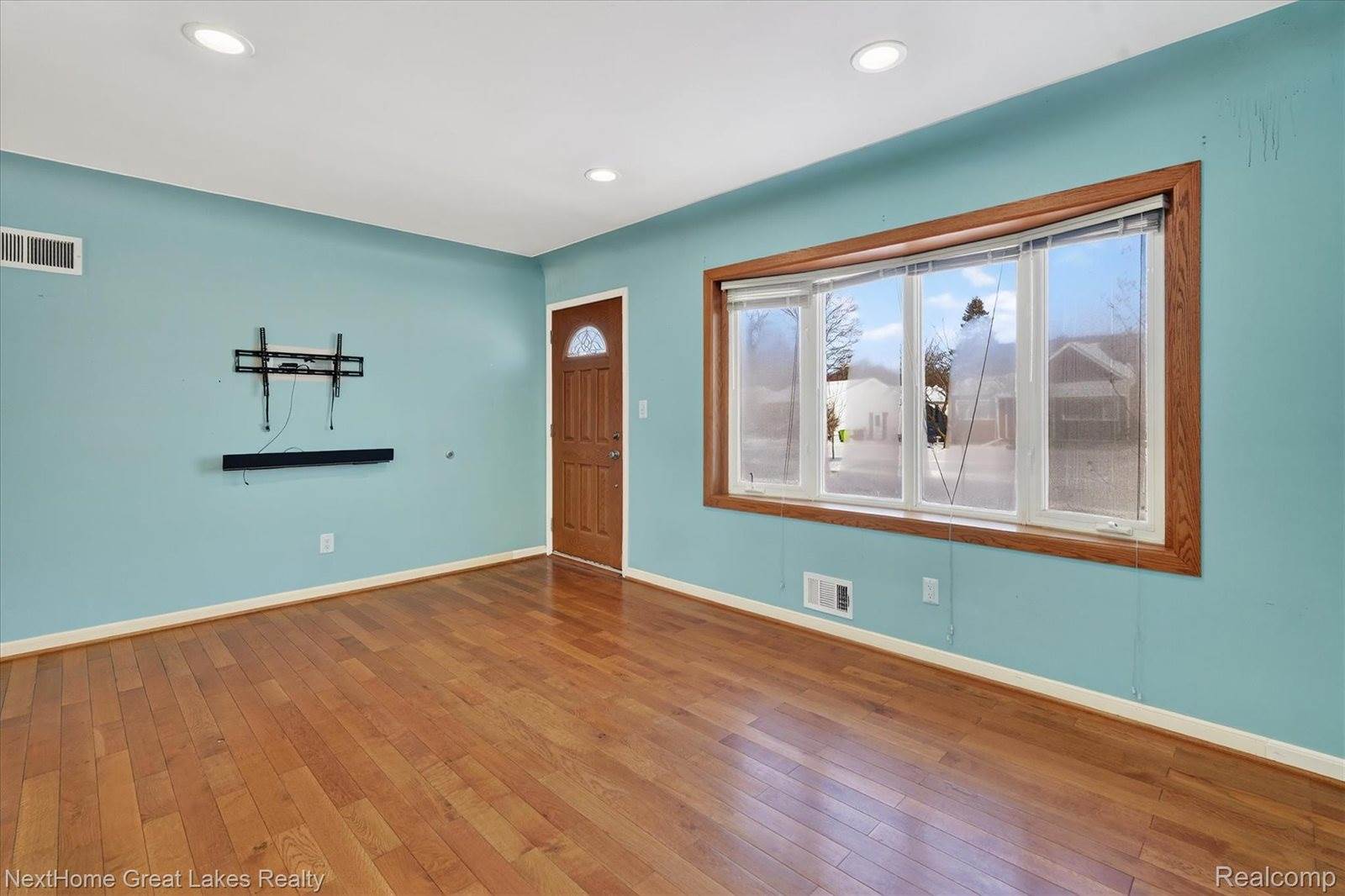 819 Southwood Drive, FentonCity_Genesee, MI 48430
