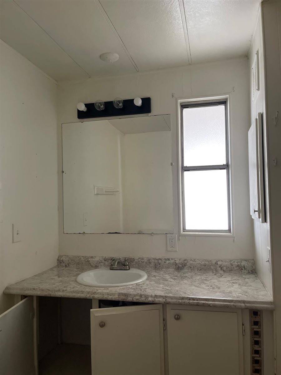 5040 West Jackson. Street, North Highlands, CA 95660