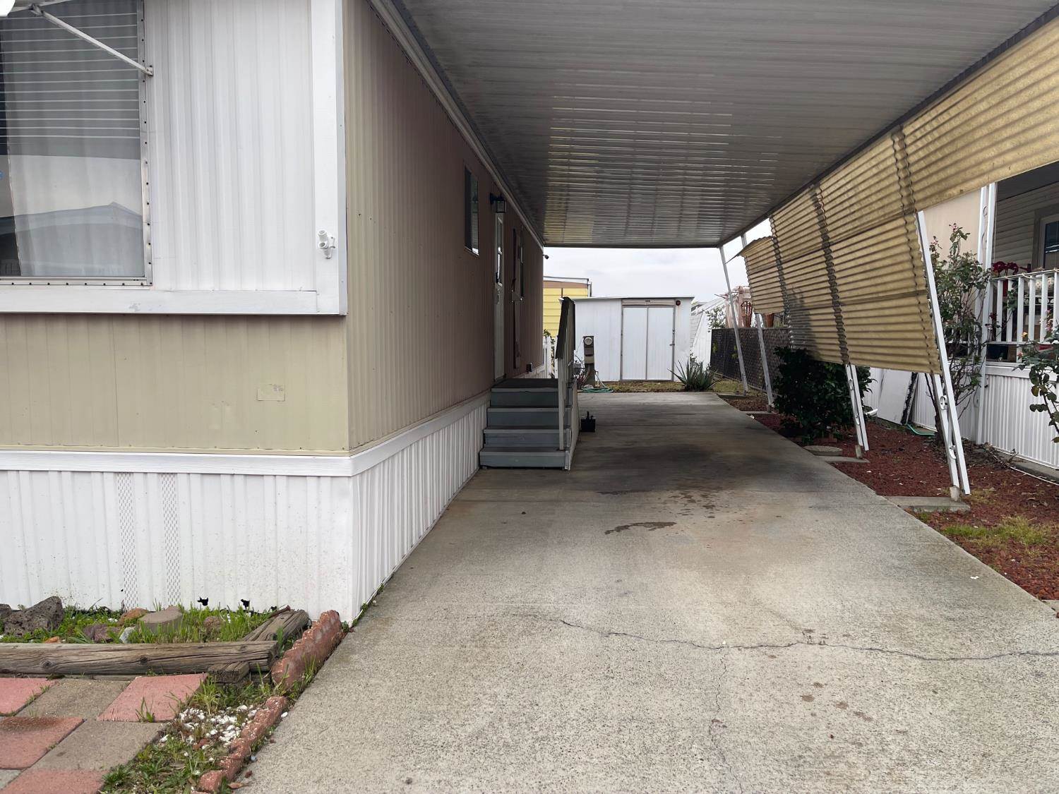 5040 West Jackson. Street, North Highlands, CA 95660