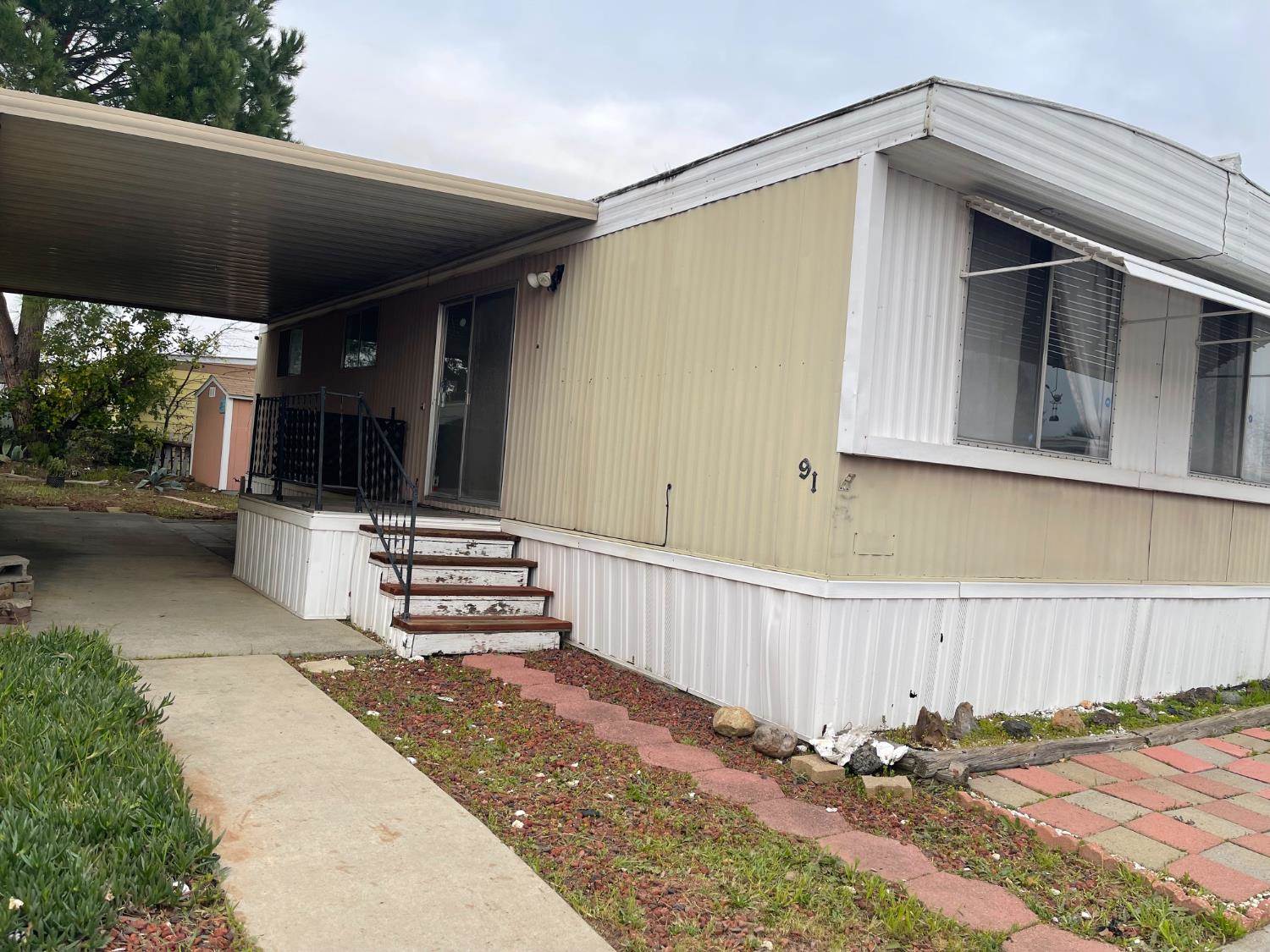 5040 West Jackson. Street, North Highlands, CA 95660