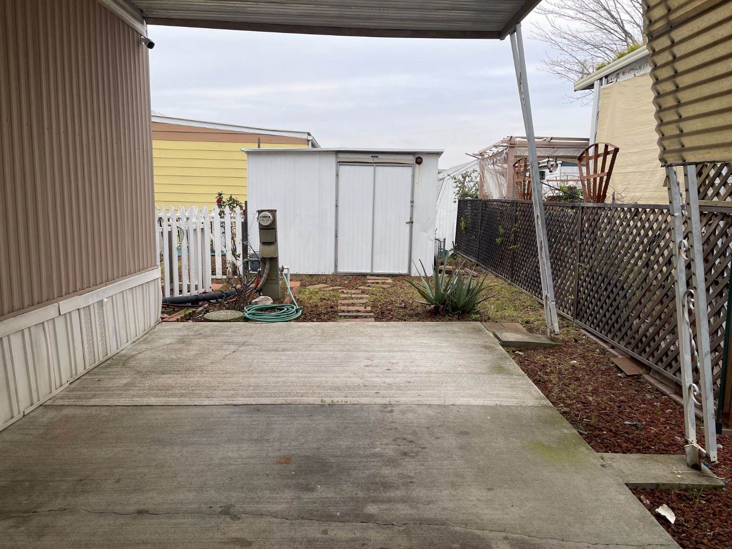 5040 West Jackson. Street, North Highlands, CA 95660