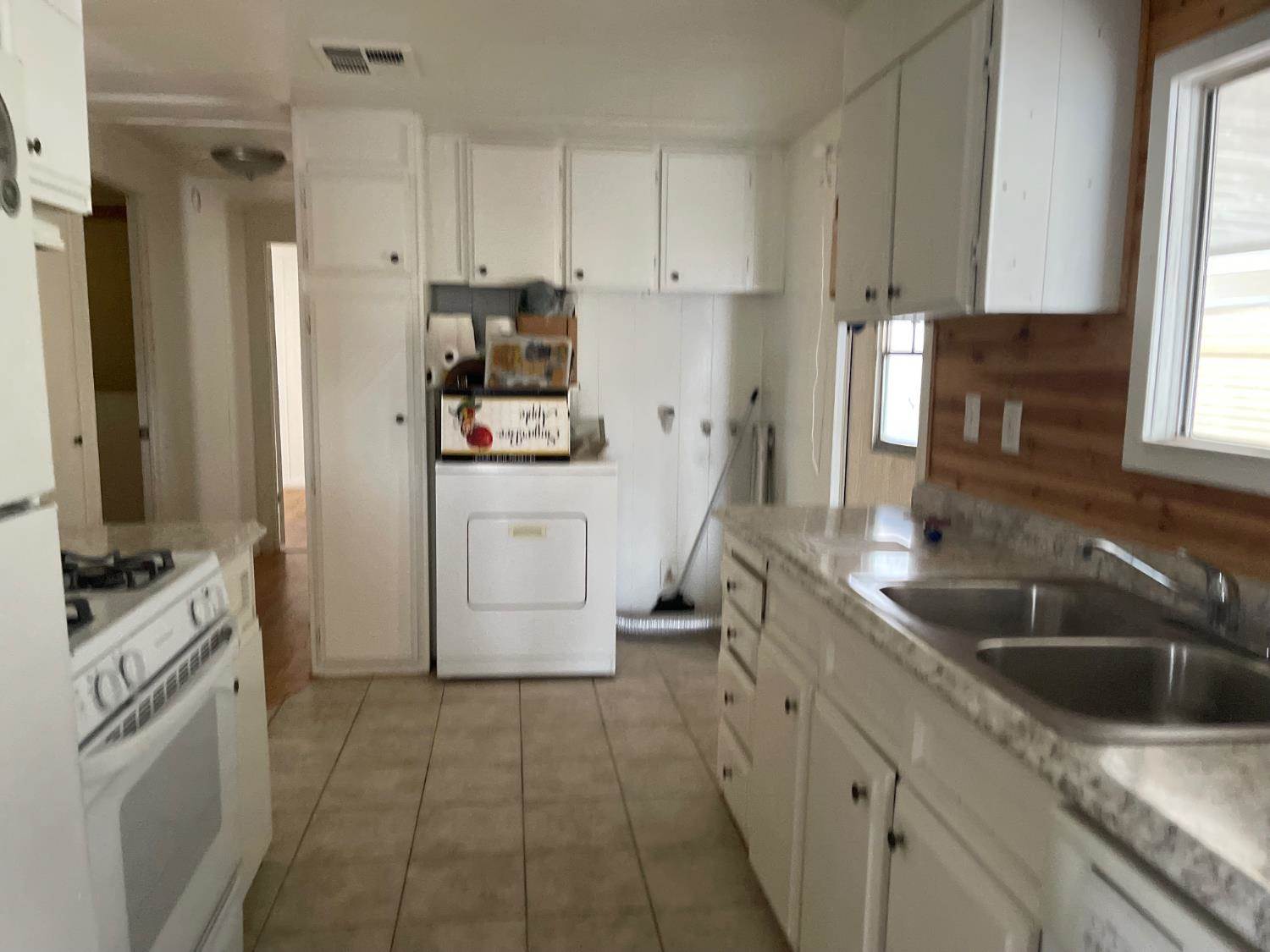 5040 West Jackson. Street, North Highlands, CA 95660